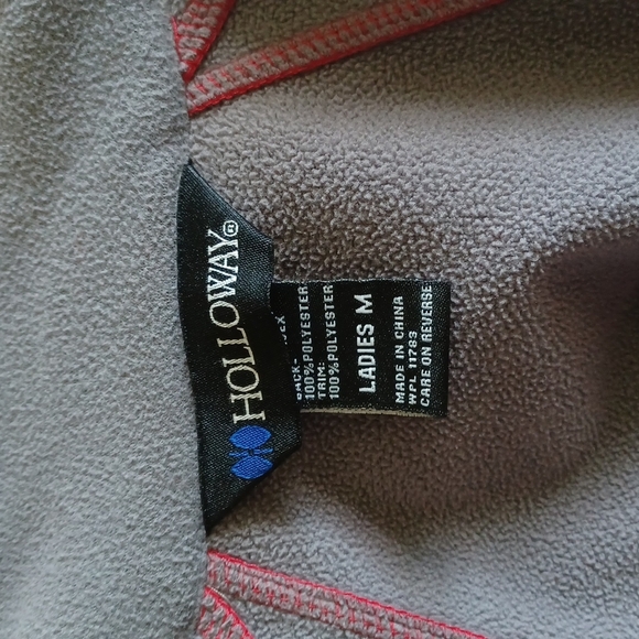 HOLLOWAY JACKET M, excellent condition,  red & white, zip pockets, fleece lined - Picture 5 of 5